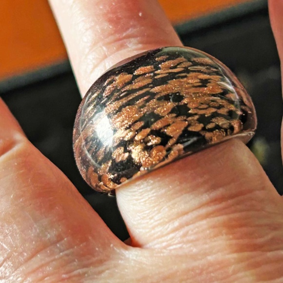 HANDBLOWN GLASS RING, LADIES SIZE 9, BLACK AND SPARKLY COPPER SHAPES, UNIQUE, - Picture 3 of 4